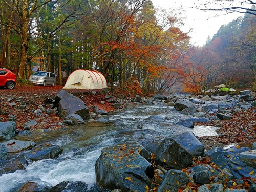 雨の道志の森 キャンプ場行ってきた 雨の道志の森 キャンプ場行ってきた