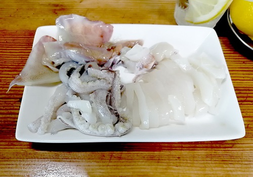 一尾 120円の鯵のたたき 一尾 120円の鯵のたたき