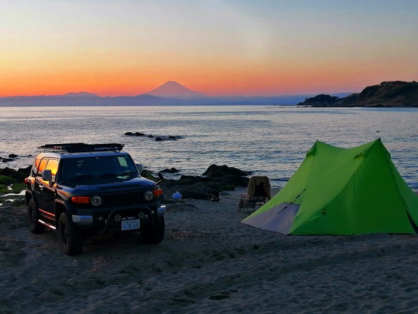 日没後に浮き上がるフジヤマ そして 久々の焚火楽しんだ 日没後に浮き上がるフジヤマ そして 久々の焚火楽しんだ