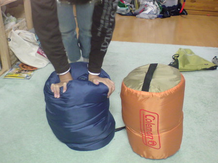 こういうフワフワ系の荷物って、積み込みの時に意外と必要さっ