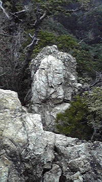 タツガ岩