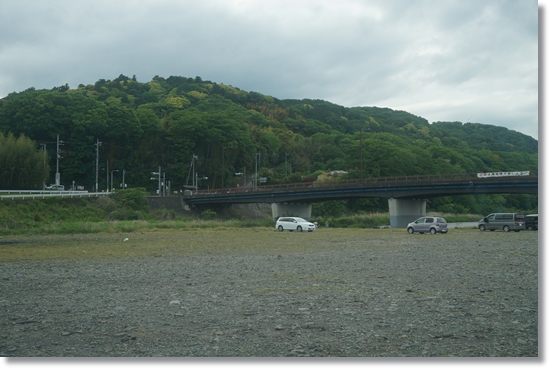 【神奈川】無料でキャンプ（バーベキュー）が楽しめる場所＠八菅橋河原