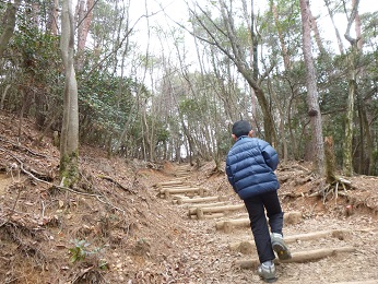 ポンポン山(雨降る前に・・・)