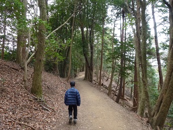 ポンポン山(雨降る前に・・・)