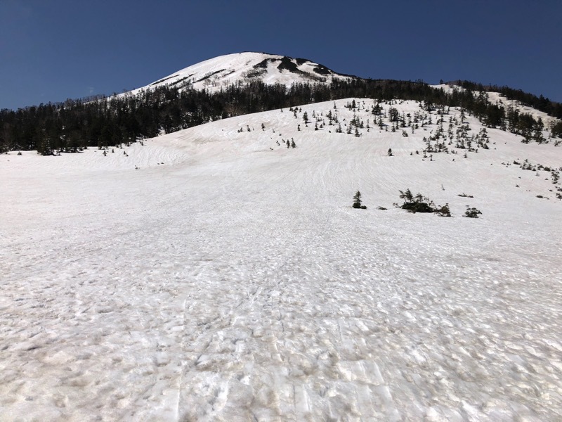 残雪の燧ヶ岳とアクシデント