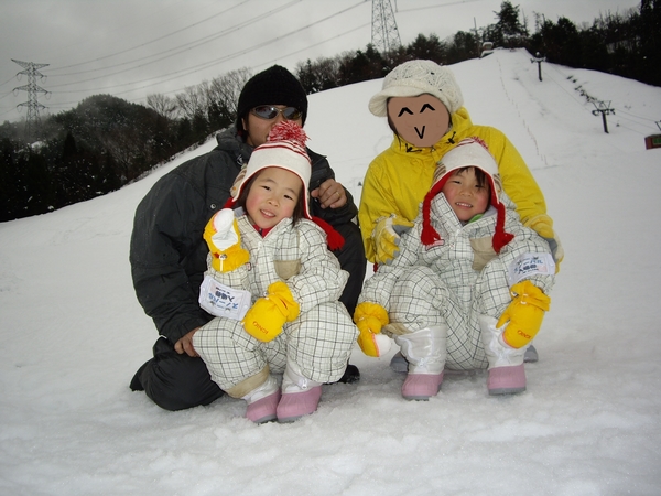 赤子山スキー場（雪遊び）に行きました。