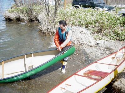 釧路川でカヌーの進水式をやってみた。 釧路川でカヌーの進水式をやってみた。