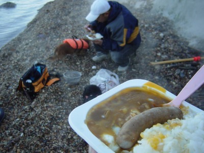 和琴湖畔キャンプ、オヤコツで硫黄カレーを食べてみた。 和琴湖畔キャンプ、オヤコツで硫黄カレーを食べてみた。