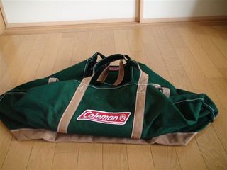 ランタンをまとめて運ぶ コールマンキャンピングバッグL