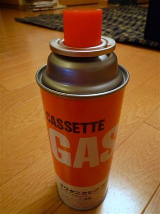 ユニフレームとイワタニ?のプレミアムなガス