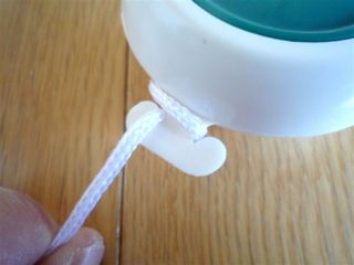 ランドリーリールを使って、テントの中でタオルを干してみた