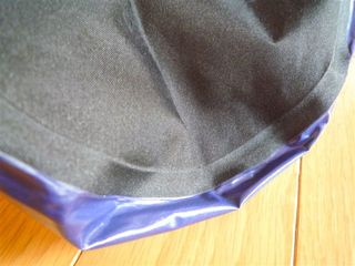 ぬれたら困るものはドライバッグに入れましょう!