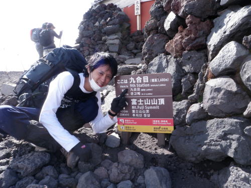 富士登山 2日目(七合目ー剣ヶ峰、そして下山)