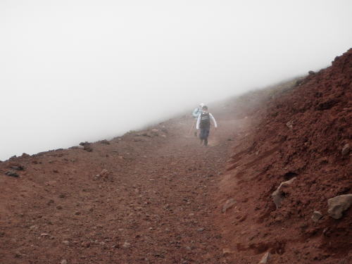 富士登山 2日目(七合目ー剣ヶ峰、そして下山)