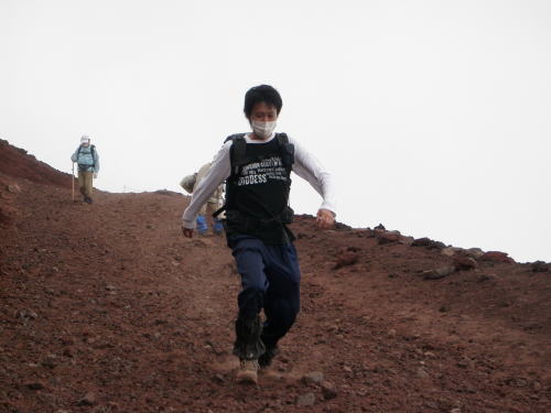 富士登山 2日目(七合目ー剣ヶ峰、そして下山)