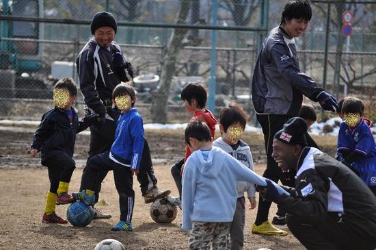 サッカースクールに参加!