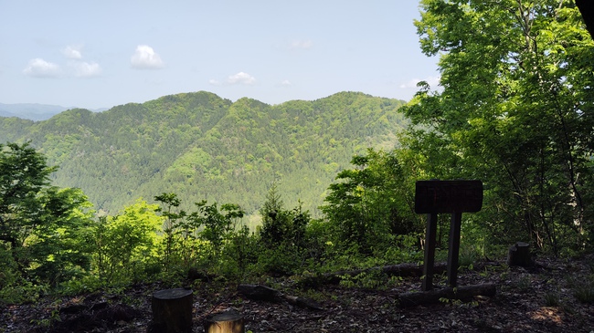 鯉のぼり泳ぐ 文殊山と丹波岳 鯉のぼり泳ぐ 文殊山と丹波岳
