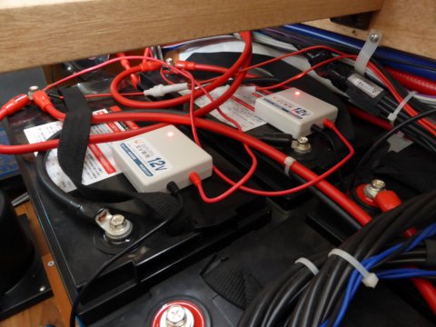 キャンピングカーの心臓部へ新兵器装着