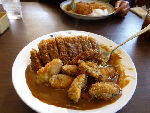 カレーの味に負けない生牡蠣フライ