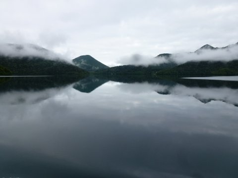 湖のアート