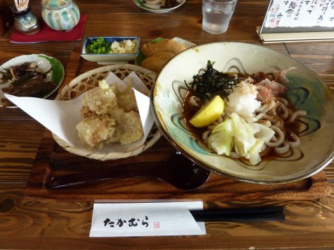 癖になるうどん屋さん