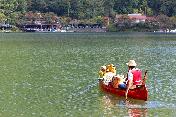 パドルでキャンプ 四尾連湖 水明荘