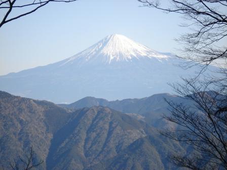 お薦めの稜線歩き・・・・竜爪山～富士見岳～真冨士山