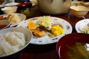 山小屋泊燕岳