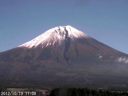 冠雪したので富士山 (単独 日帰り) 12/10/21
