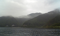 朝の本栖湖