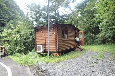 綺麗な川・・そして綺麗なトイレ。道志村室久保キャンプ場。 綺麗な川・・そして綺麗なトイレ。道志村室久保キャンプ場。