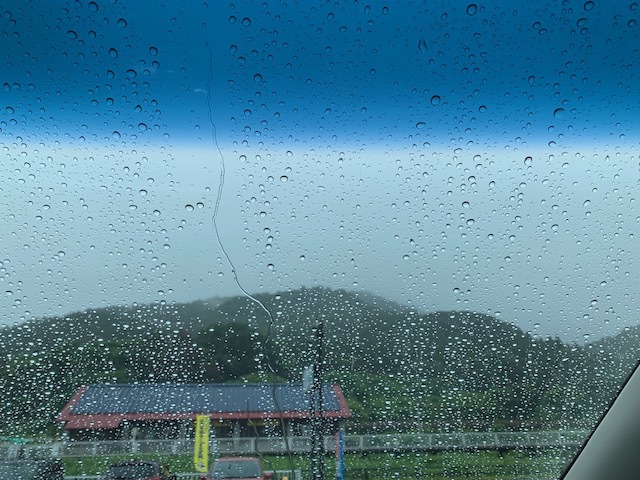 雨雲を避けて 行くべ! 雨雲を避けて 行くべ!