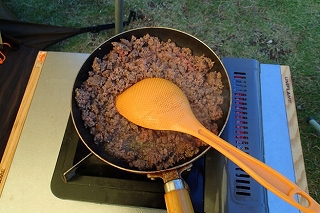 簡単で華やか!野菜も採れてボリューム満点、タコライスレシピ。 簡単で華やか!野菜も採れてボリューム満点、タコライスレシピ。