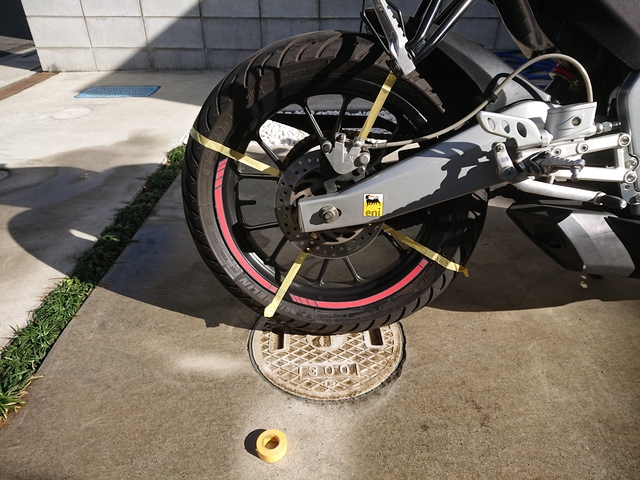 我が家の通勤快速!aprilia(アプリリア)RS4 125 リムステッカーカスタム!貼ってみる!! 我が家の通勤快速!aprilia(アプリリア)RS4 125 リムステッカーカスタム!貼ってみる!!
