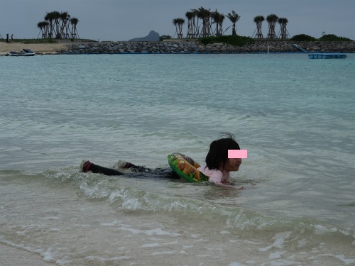 備瀬 早朝散歩~エメラルドビーチ海水浴!☆2015沖縄旅ハチ 備瀬 早朝散歩~エメラルドビーチ海水浴!☆2015沖縄旅ハチ