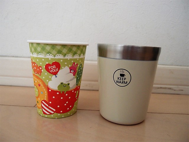 コンビニカップと紙コップ コンビニカップと紙コップ