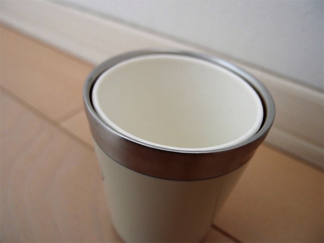 コンビニカップと紙コップ コンビニカップと紙コップ