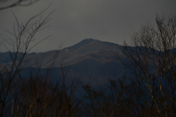 三頭山