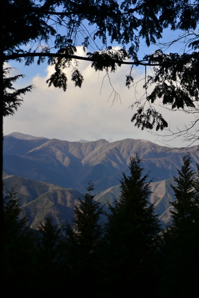 三頭山