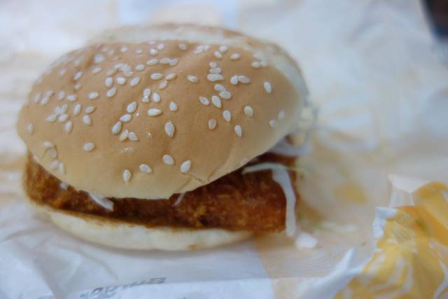 まずい!!マックのチーズカツバーガー まずい!!マックのチーズカツバーガー