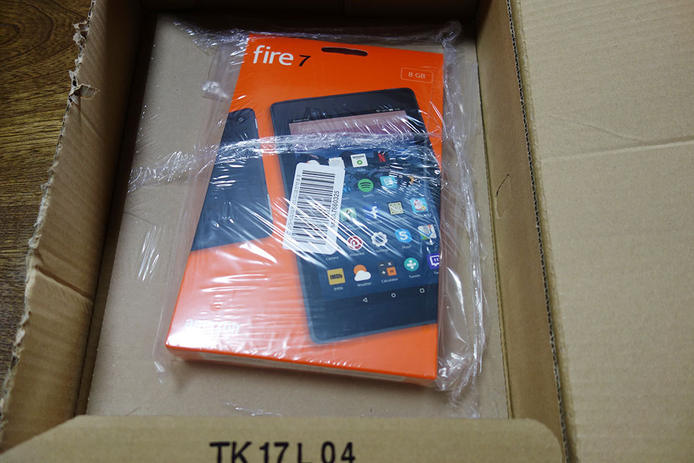 箱の中にfire7 タブレットが。 箱の中にfire7 タブレットが。