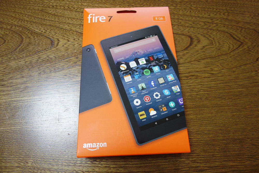 4980円のタブレット Amazon Fire7 タブレットの箱