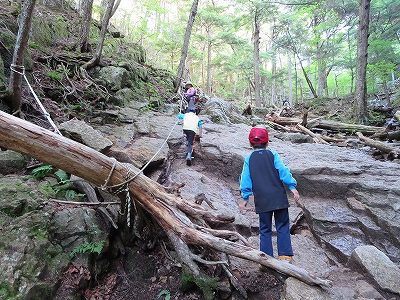 子供と登山 瑞牆山 富士見平小屋で初テント場泊!!後編 子供と登山 瑞牆山 富士見平小屋で初テント場泊!!後編
