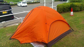 リサイクルショップで購入したテントの試し張り リサイクルショップで購入したテントの試し張り