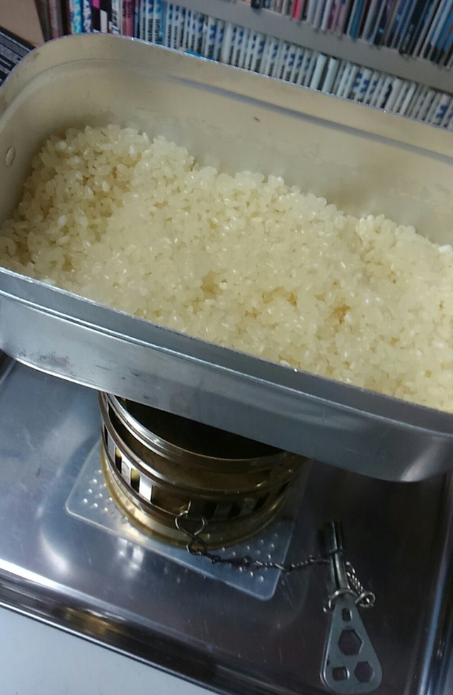 メスティン de パエリアは 殻付きあさりでリベンジ! メスティン de パエリアは 殻付きあさりでリベンジ!
