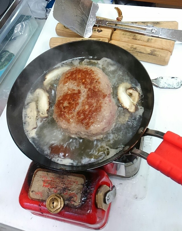 ちびパンで作るYo!手ごねげんこつハンバーグ ちびパンで作るYo!手ごねげんこつハンバーグ