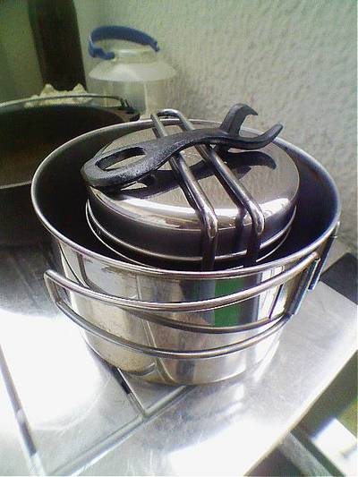 鍋セット コンパクトに 苦心です