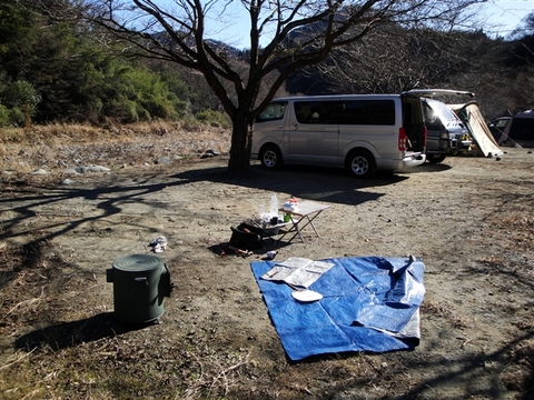 怪しいキャンパーで今年も熱い赤野原