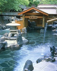水上の宝川温泉