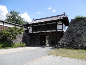小諸城大手門